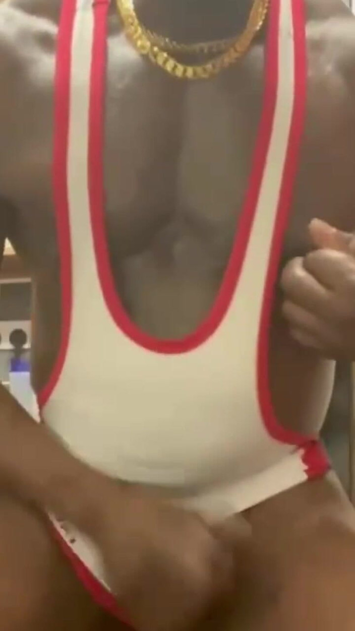 Black mature kinky muscle: Mięsień nastawiony w ciasny biały kutas odsłaniający werbalny