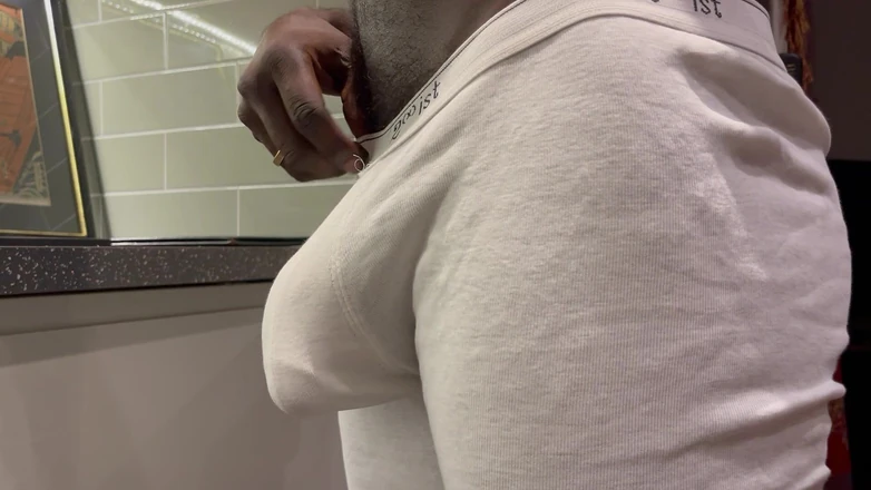 MrMagicDevil: За просмотром порно, играя с моим членом