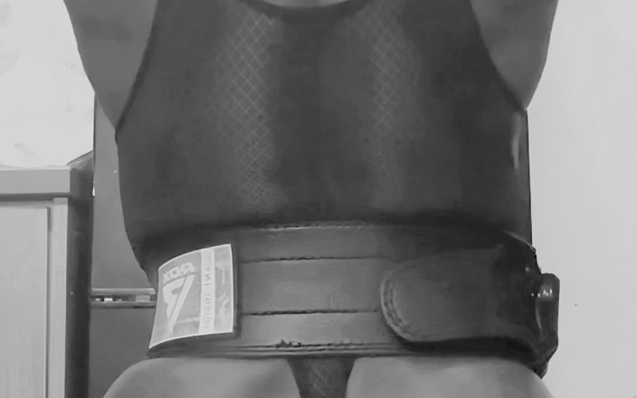 Black butt muscle: Muscle Butt Kink Squat Titplay &amp; Cum
