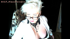 AimeeParadise: Zralá zvrácená milf sekretářka na webové kameře ... Sexy stříkající masturbace...