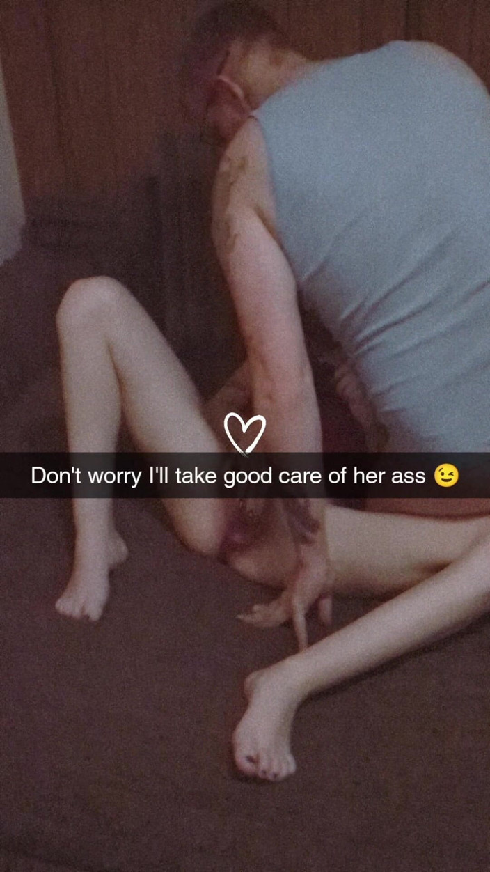 Richelle Rose: Ev arkadaşının kız arkadaşı sert sikiliyor ve kullanılıyor 