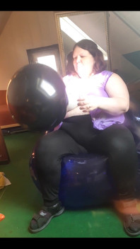 Kittelfetisch Tammara Im Engen Kittel