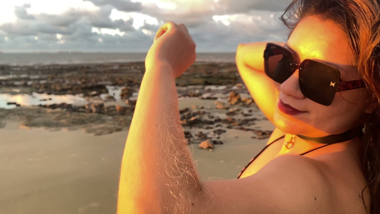 Goddess Li: The Sun Kissing My Golden Fur
