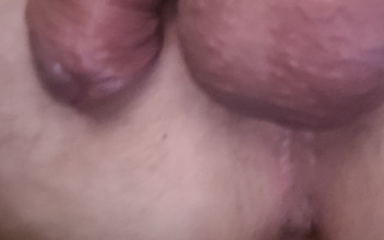 Pellefnatt: Mio marito si sdraia sul divano e si masturba il...