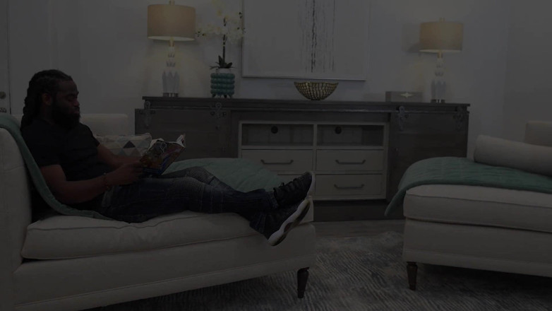 Insatiable Karla Swingerville: Nesăbuită Karla îl învață pe dl Stixxx spaniolă