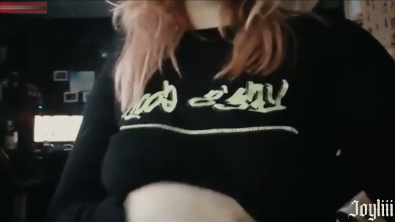 Joyliii: Joyliii Trampa de tetas