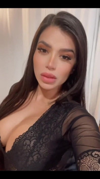 Who Is Horny Here Like Me?