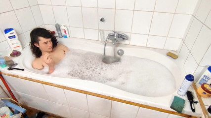 Sara B: Smoke & jerk in my bathtub