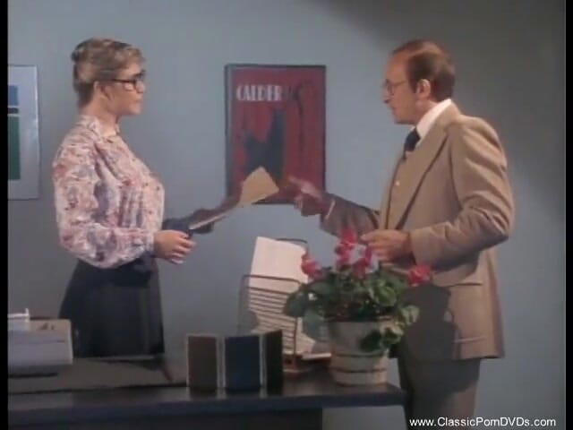 Classic Porn DVDs: Sexig sekreterare knullas av sin chef