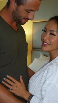 Horny Hotwife Begs to Let Stranger Creampie Her in Hotel Room - Touchmywife -