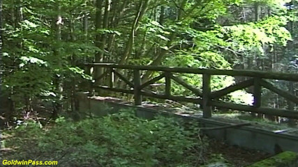 Goldwin pass: La matrigna con tette mostruose si diverte nella foresta