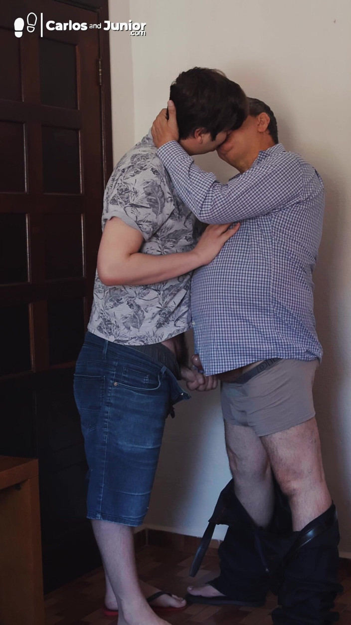 Carlos And Junior: Dad Cumming on the Boy's Face