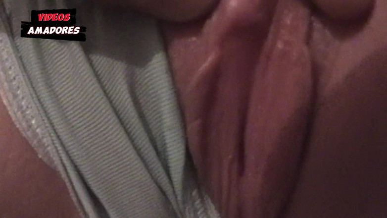 Amateurs videos: Filmando la follada con la mujer casada con el coño...