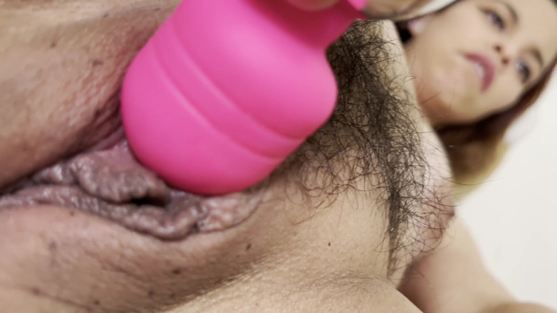 Sexxx Max: Pekerja menghantar video dirinya melancap kepada bos untuk kenaikan pangkat...