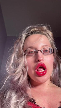 Grandi labbra lingua lunga rossetto labbro gloss parolacce cuckjoi