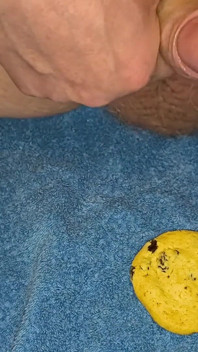 Cookie cumshot