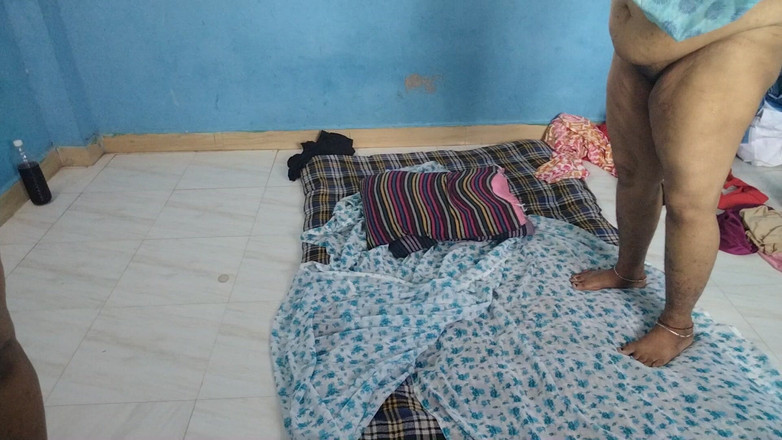 Tamil lesbian: Selesai syuting sambil ngobrol santai