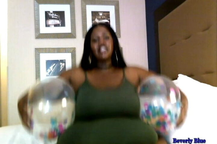 Beverly Blue: Beverly și BaloaneLe Confetti