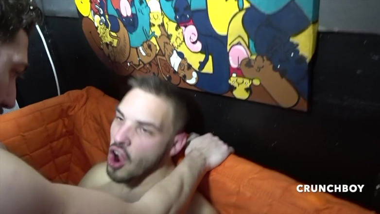 Recent bareback porn from France: Kevin-arsch wird roh von heterosexuellem jungen gefickt, neugierig