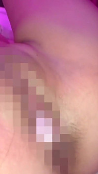 Partie 2. Avoir une liaison gay dans un love hôtel ! Leslie! Leslie! Leslie! Une femme très frustrée et beaucoup de sexe sans capote !