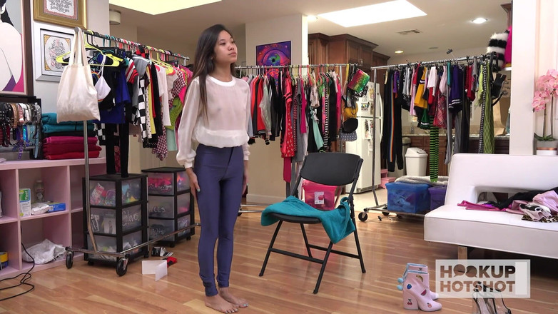 HookUp HotShot-BTS: Bts - yarağa aç esmer Vina Sky sert seks bağımlısı!