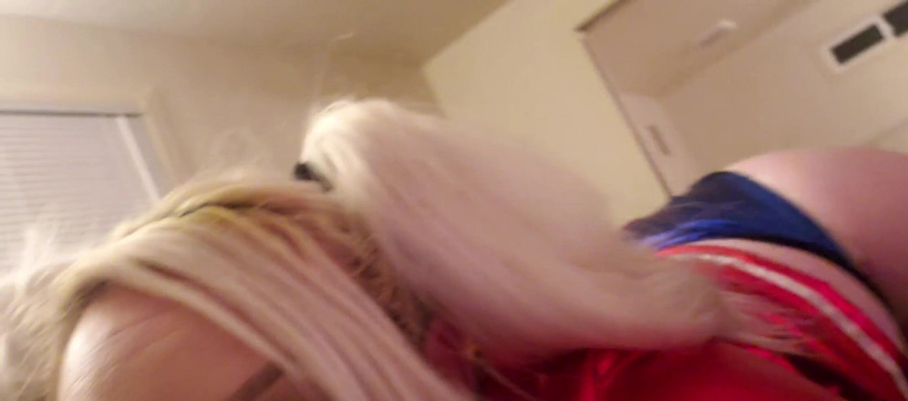 Bustyvlonder: Harley Quinn โชว์คลิป