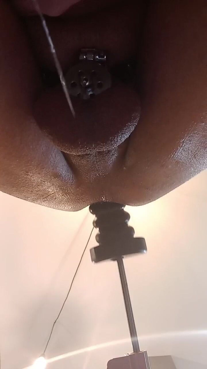 Leo fuck machine: Leo werkt zich kapot