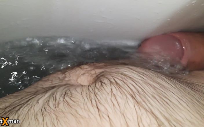 Solo X man: Follando un chorro de agua en una bañera de hidromasaje -...