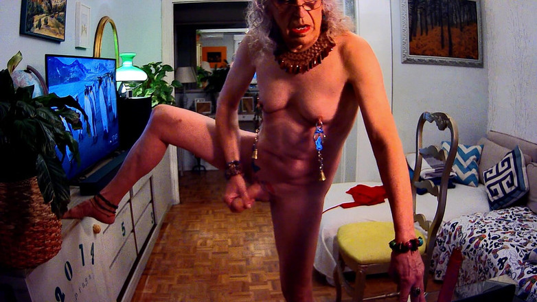 Carlatx: Hure mit nippelklemmen