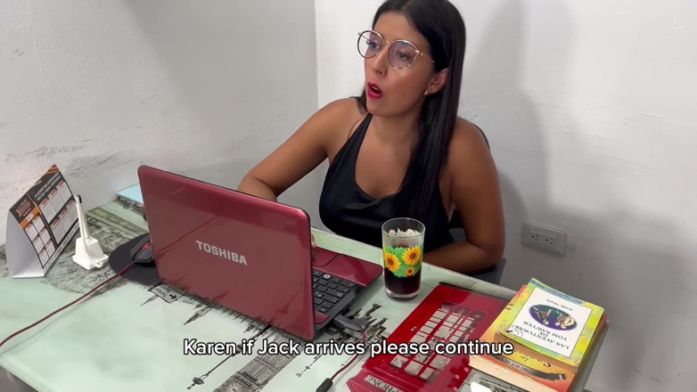 linahenaossx: Uma milf peituda entrevista seu enteado para seu estúdio na...