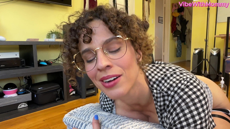 VibeWithMommy: Pemujaan pantat yoga joi