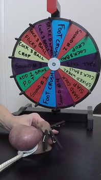 เธอสอด probe 30 ซม. ลึกเข้าไปในควยเนื้อแน่นของเขา เล่น BDSM Roulette
