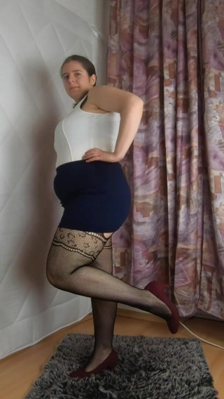 Lingerie Review: Skirt mini tumit dan stoking jala tidak ditapis