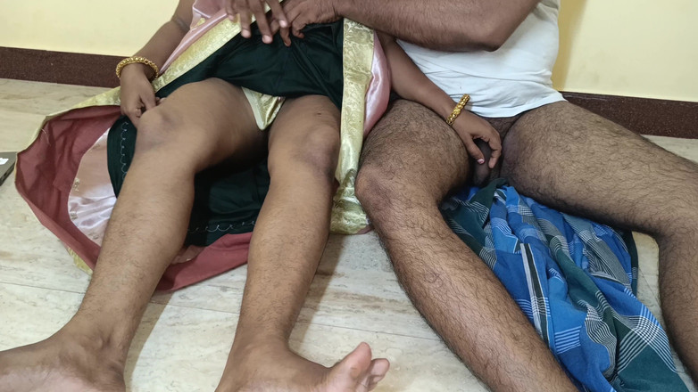 Palani69: Ibu rumah tangga asal tamil lagi asik sama suaminya