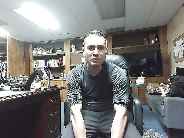 KoreanItalian: Austint4400 měří a hraje si s jeho ptákem