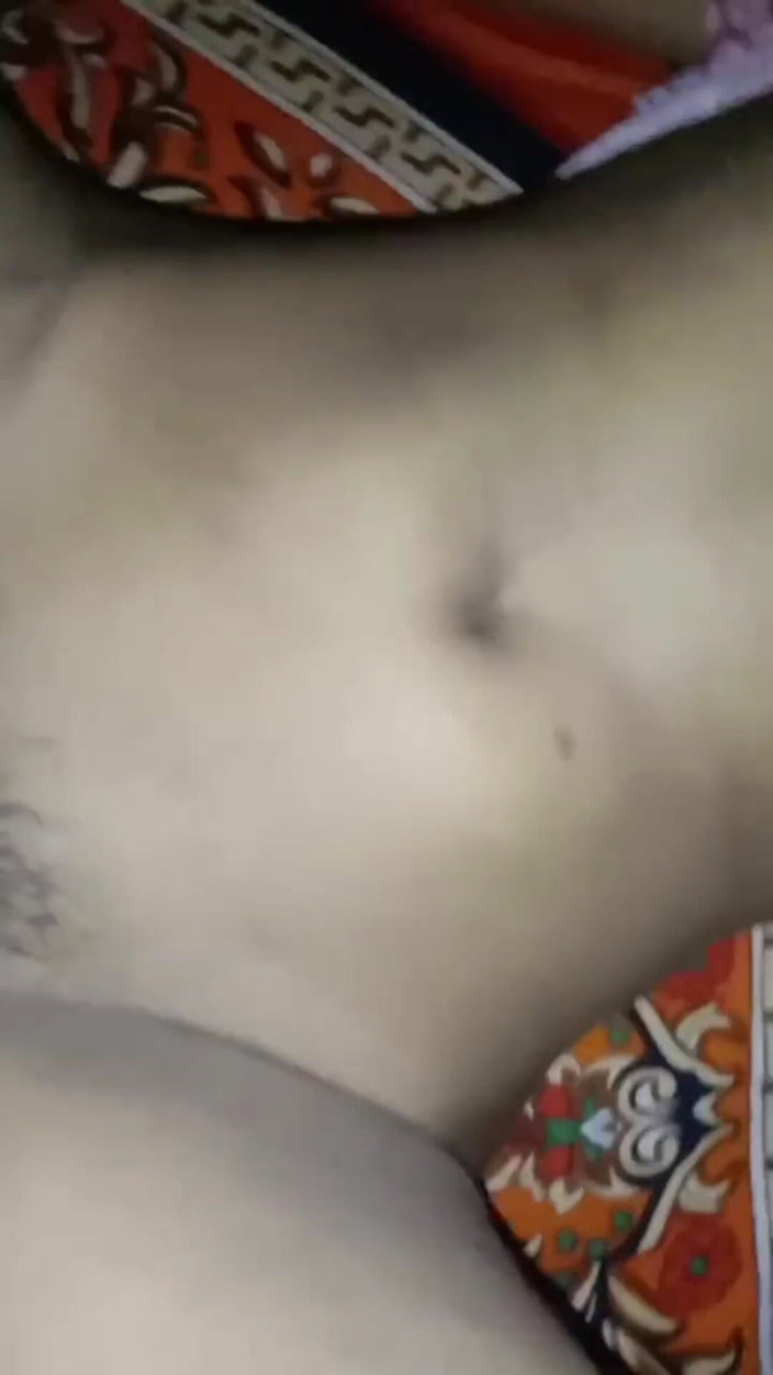 NixLeno: Indická chlupatá kundička přítelkyně šuká indické misionářské porno