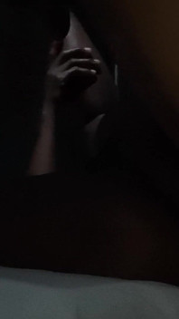 Řekla, prosím, šukej mě hluboko a tvrdě a dám jí to sexy