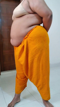 Arabian Collage Girl Morning Workout!