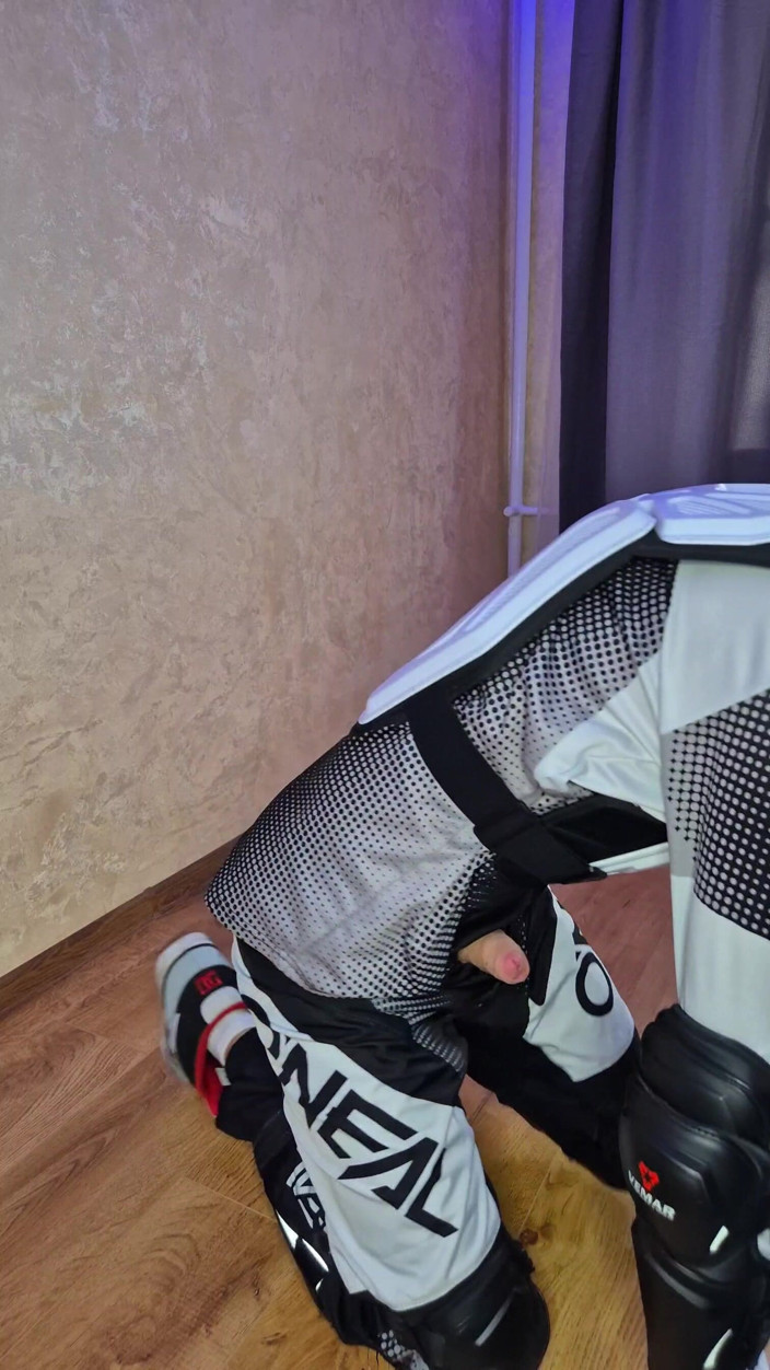 Sneakersmax98: I Put on My Boyfriend's Mxgear, Cum Twice