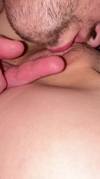 クローズアップ肛門運指彼女は私が通りで出会ったただの女の子でした