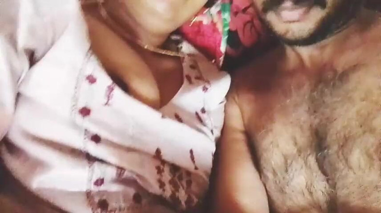 Skydreem1104: Malayalee achayatti Tinu被她的achayan吮吸