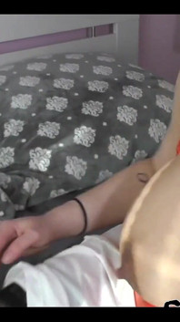 V sexy prádle v mém pokoji jsem si saje tmavé tvrdé bradavky dlouho:) video 10:42 minut