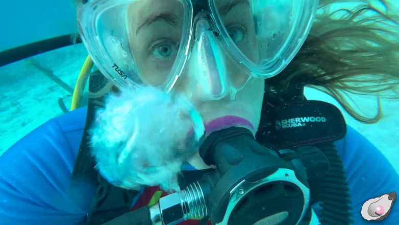 Mistress Pink Pearl: Supergirl spotyka najgorętszą ośmiornicę w Bonaire