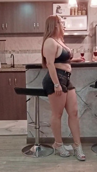 Curvy Latina MILF