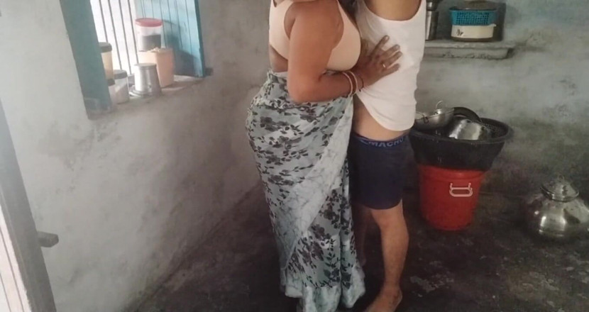 Yourgeeta8899: Când mi-am văzut sora vitregă masturbându-se singură, pofta mea de...