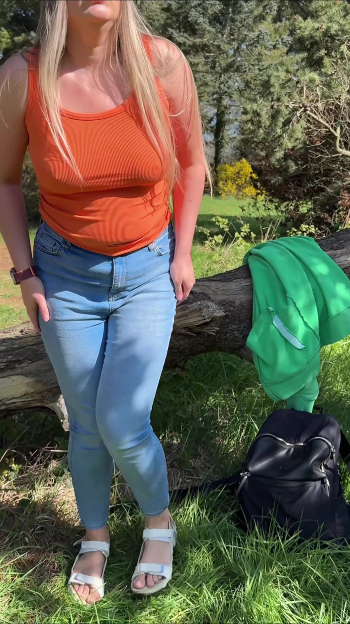 Emma Voyeur: Niente Bagno, Niente Tempo. Ho Dovuto Pipì Nei Miei Jeans!