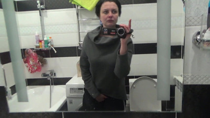 Sexy Milf: Enorme Kate solo pissend!