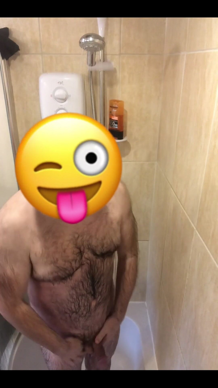 Djdavexxx: 濡れた毛皮とペニスを振り回す
