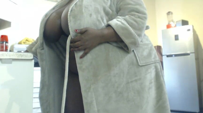 Legendary Booty Overdose: SSBBW Titsplay and Striptease