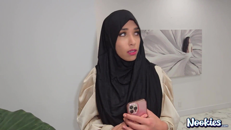Nookies: sborrando per Briana's Rescue - una fantasia hijab